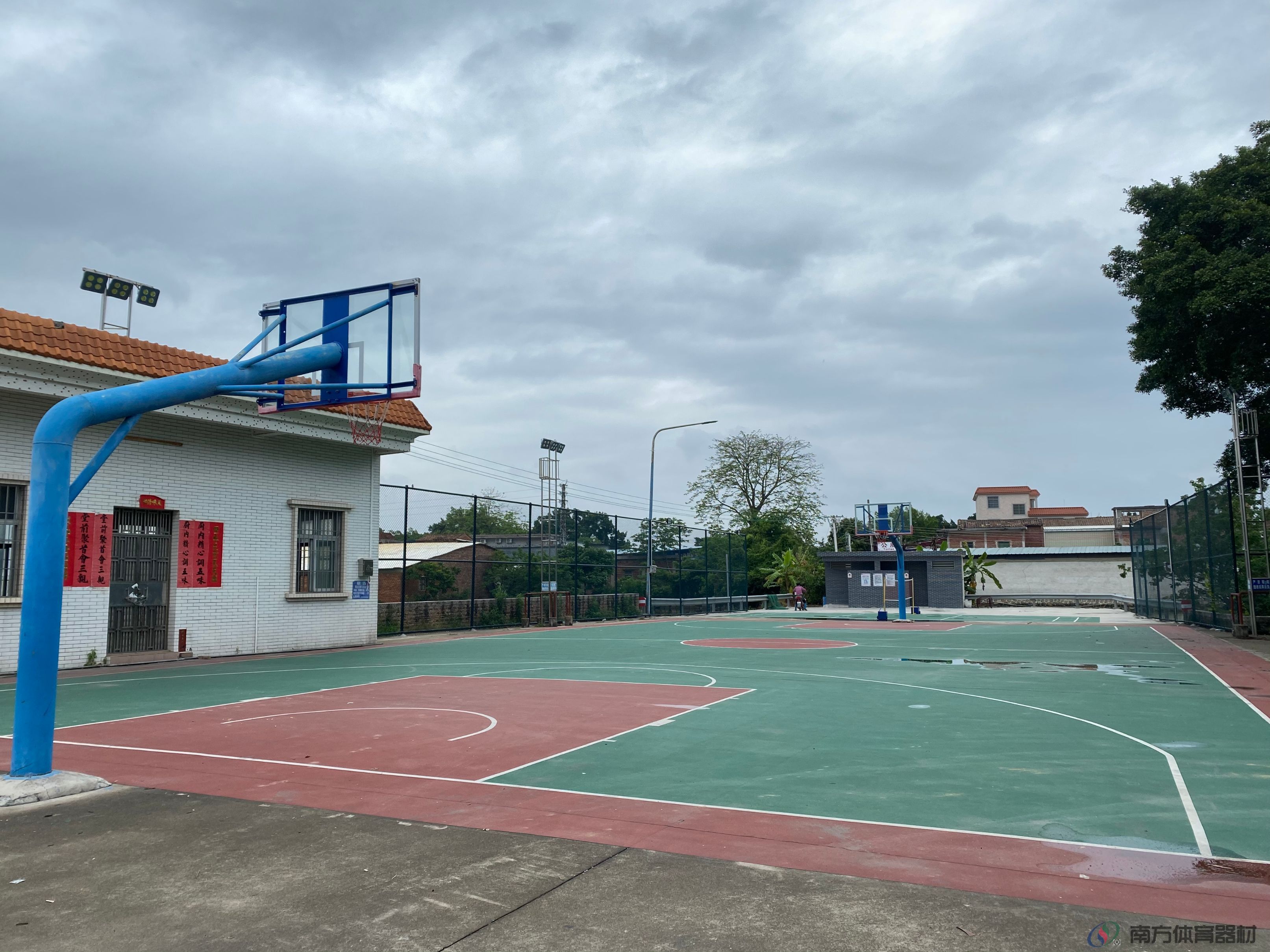 丹灶镇塱心黎家村篮球场(图2)